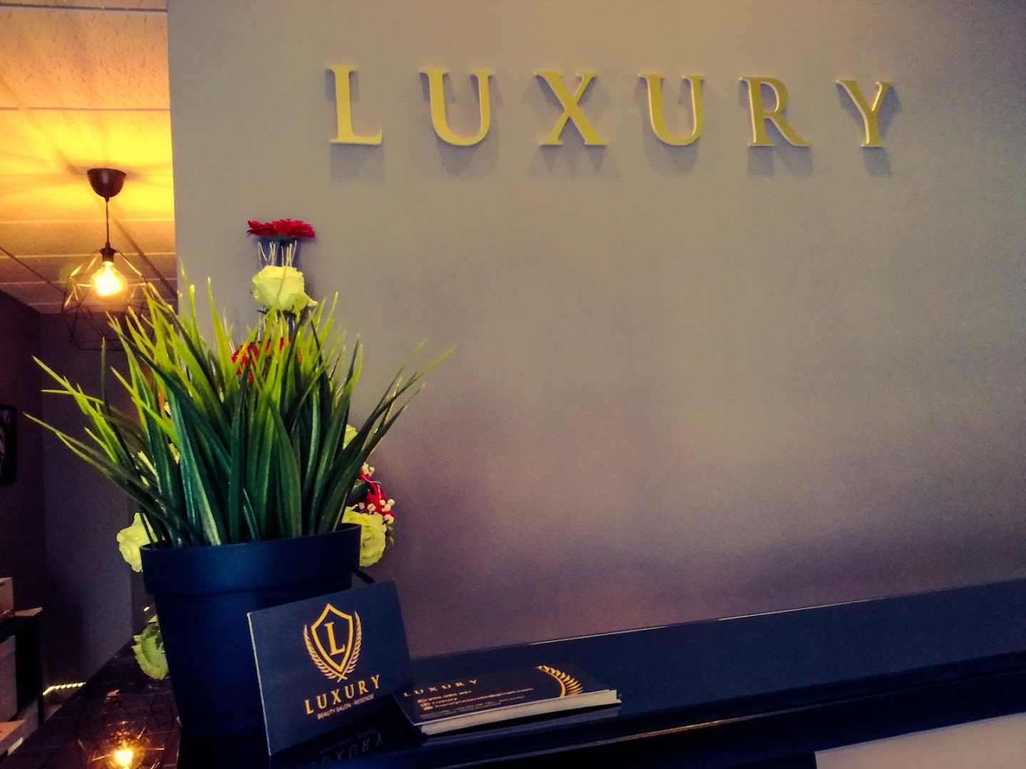 LUXURY · Fotos 2